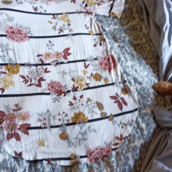 Shirt - Picture 3 of 4